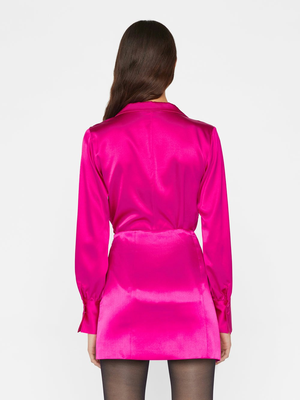 shirt back view alt:fit1